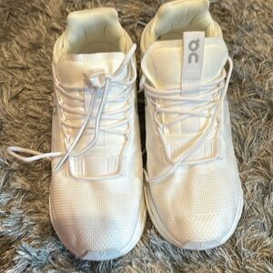 Oncloud  Nova Men's size 7